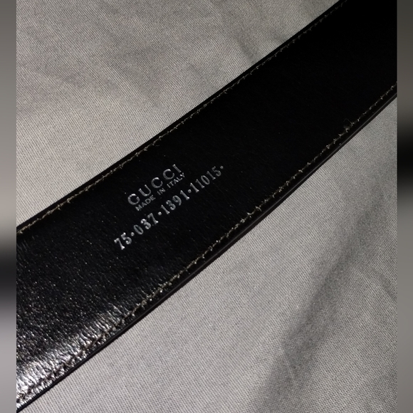 GUCCI BELT ~ BLACK LEATHER WITH SILVER "G" BUCKLE - Picture 14 of 16